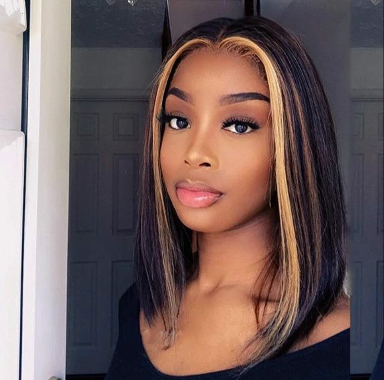 Perruque bob, mèches blondes highlight, frange longue (≈45 cm)